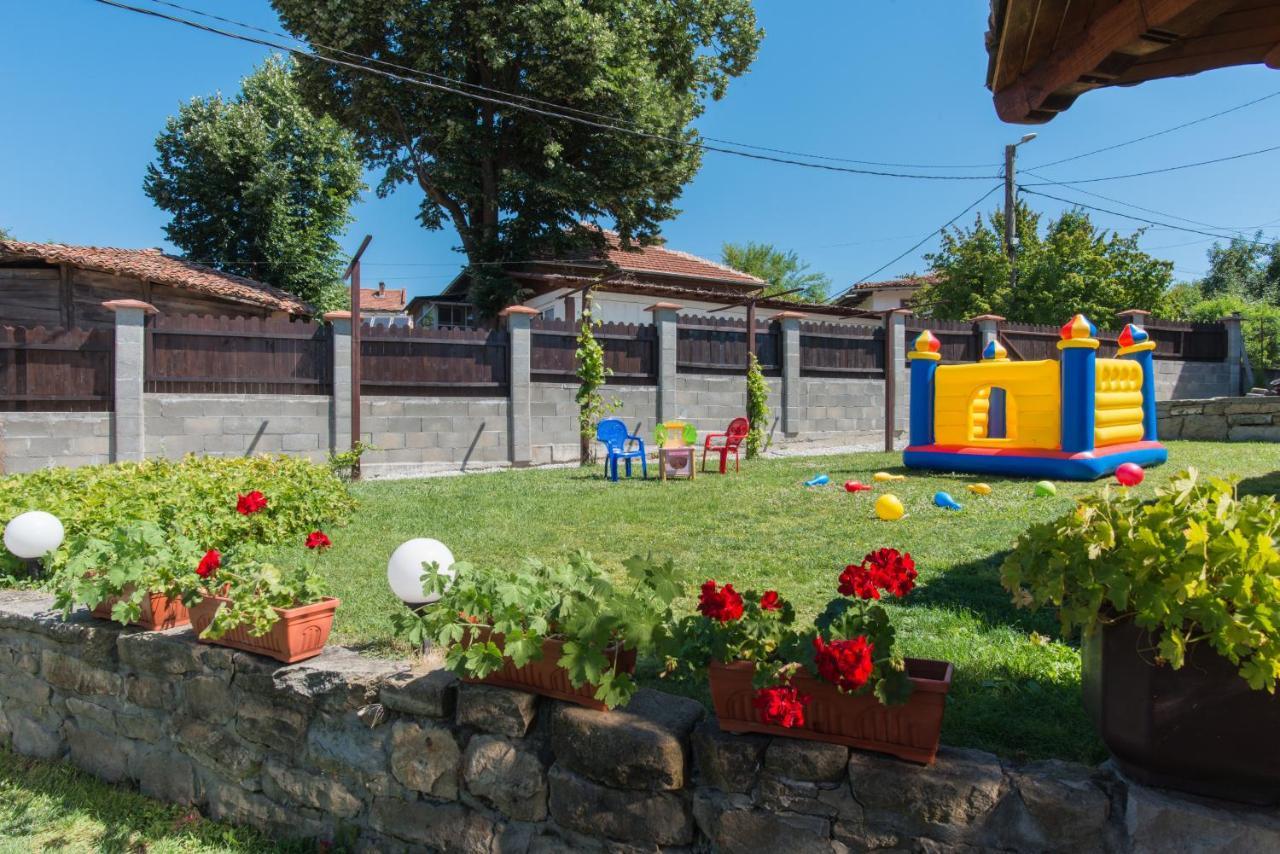 Къща За Гости Роден Край Elena Dış mekan fotoğraf
